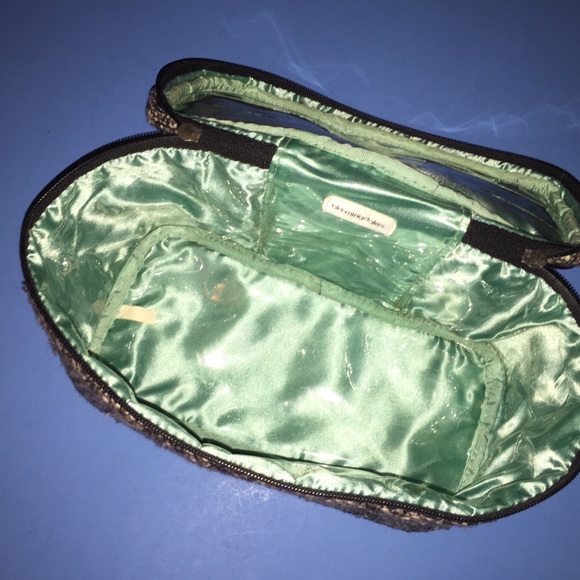 Bloomingdales and toiletry - Picture 6 of 7